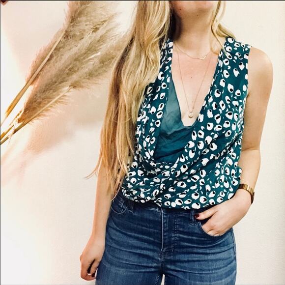 DvF Diane Turquoise Green Polka Dot Printed Silk Double Deep VNeck Layer Tank 4 - Picture 2 of 9